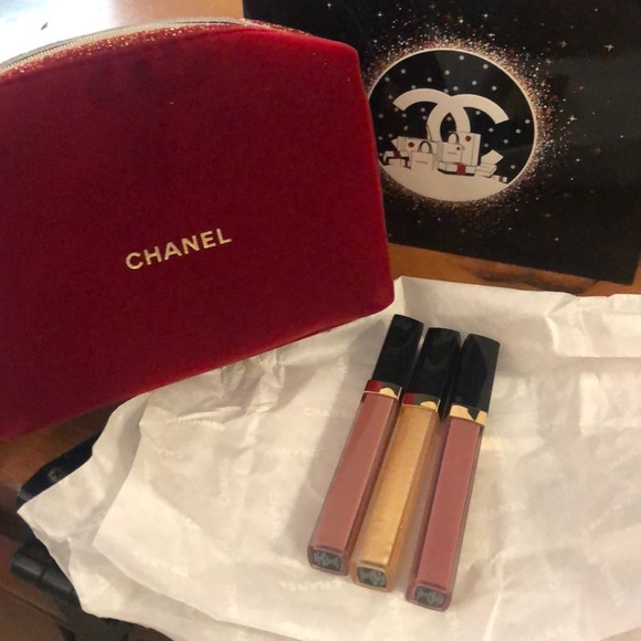 CHANEL Other - Chanel lipgloss set